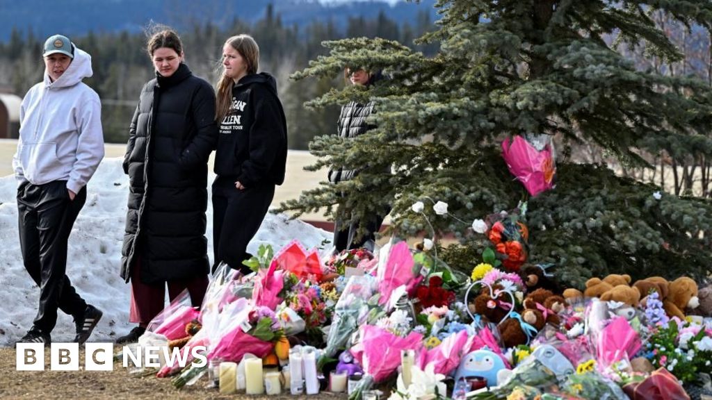 'Everyone knows somebody affected' – small Canadian town united in grief after mass shooting 'Everyone knows somebody affected' - small Canadian town united in grief after mass shooting