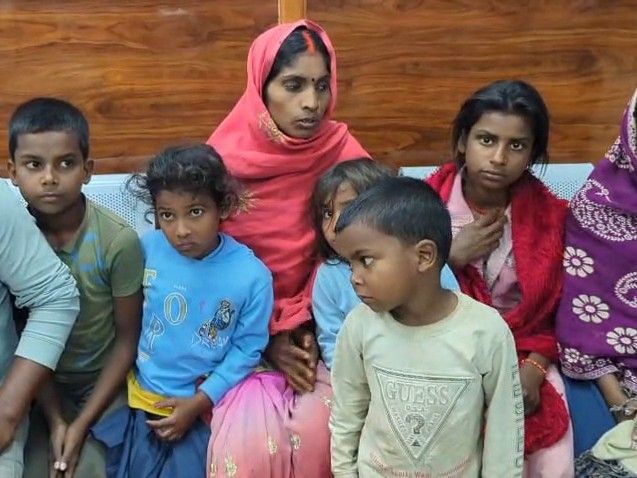 मछली में गिरी छिपकली, खाने से 9 लोग बीमार:आरा सदर अस्पताल में एडमिट, सभी एक ही परिवार के सदस्य; पेट दर्द और उल्टी की शिकायत