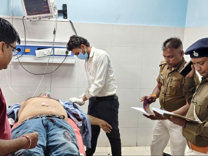 भोजपुर में प्राइवेट सेल्स मैनेजर की मौत:घर से ड्यूटी के लिए निकले थे, अज्ञात वाहन ने बाइक में मारी जोरदार टक्कर