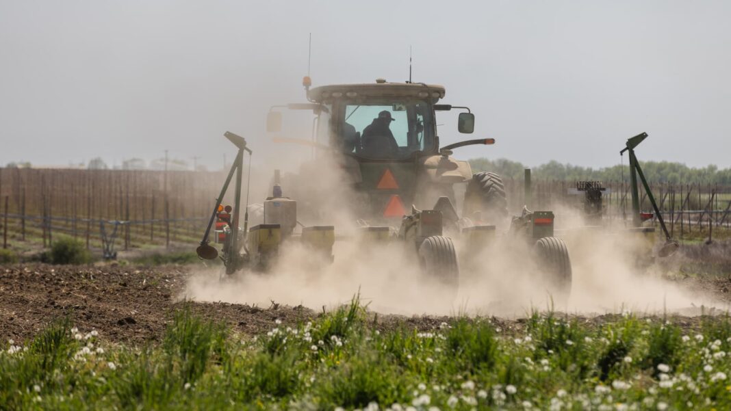 108282102 1774354858489 gettyimages 2212700507 US CORN SEEDING.jpeg