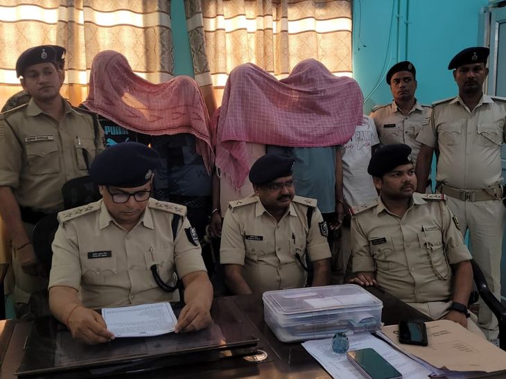 डीलरशीप का झांसा देकर साइबर ठगी, पांच शातिर गिरफ्तार:नालंदा में फर्जी अलॉटमेंट लेटर भेजते थे, फीस के नाम पर मांगते थे मोटी रकम