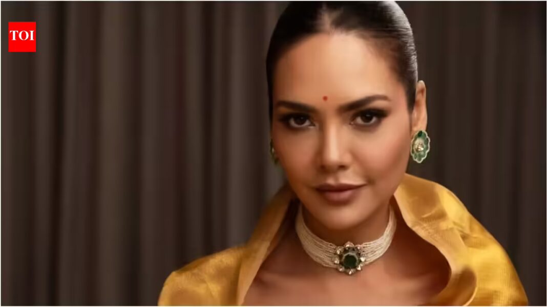 Esha Gupta returns to India after the Abu Dhabi missile crisis, expresses gratitude to fans: ‘Thank you all for your prayers’ | Hindi Movie News Esha Gupta returns to India after the Abu Dhabi missile crisis, expresses gratitude to fans: 'Thank you all for your prayers' | Hindi Movie News