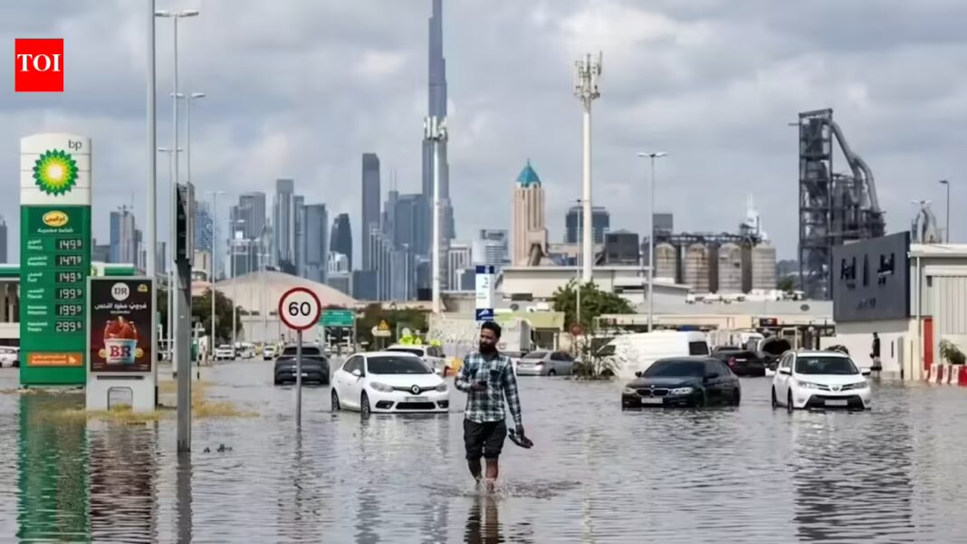 Uae Weather Conditions: UAE weather alert: Heavy rain, thunder and traffic chaos hit Dubai and Abu Dhabi — Safety warnings issued | World News