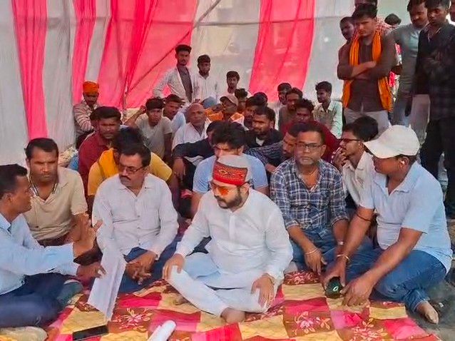 मधेपुरा में पुलिस कार्रवाई से साउंड व्यवसायी नाराज:यूनियन की बैठक में उठा मुद्दा, डीएम को सौंपा मांग पत्र, समाधान नहीं हुआ तो आंदोलन की चेतावनी