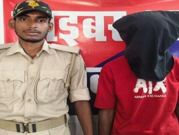 नवादा में साइबर अपराधी गिरफ्तार:नारदीगंज से पकड़ा गया ठग, EMI भुगतान में करता था धोखाधड़ी