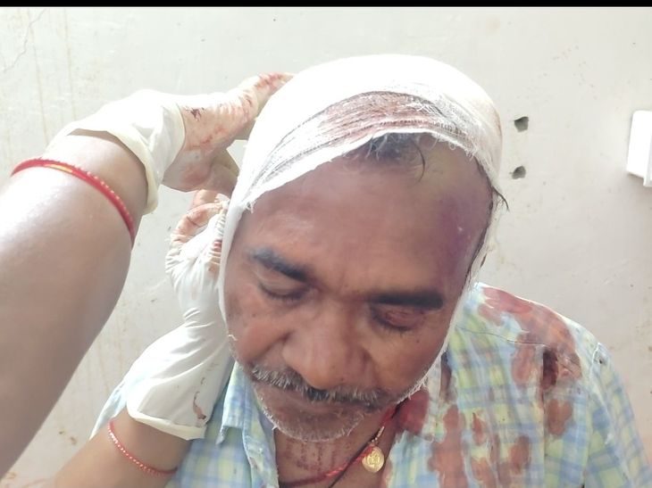 तिलक समारोह में हर्ष फायरिंग, दो को लगी गोली:शकूराबाद के हसनपुरा गांव का है मामला, पुलिस मौके पर पहुंच जांच कर रही