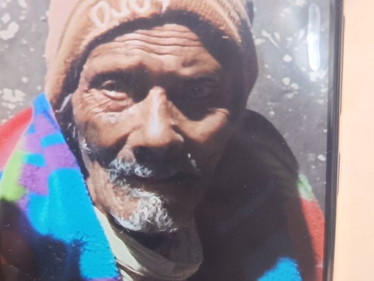 गुमला में बुजुर्ग के साथ लात-घूंसे से मारपीट:घायल वृद्ध की इलाज के दौरान मौत, आरोपी युवक गिरफ्तार; पुलिस कर रही पूछताछ