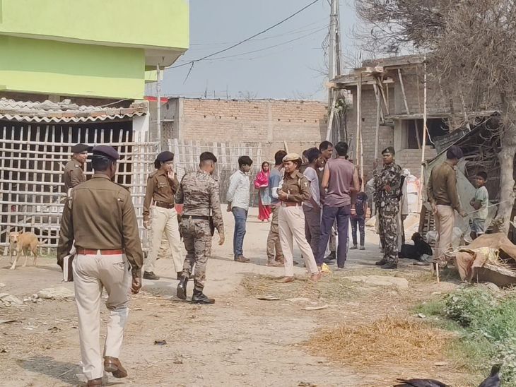 क्रिकेट विवाद में 2 समुदाय भिड़े, 5 हिरासत में:बेतिया में घटनास्थल पर पुलिस बल तैनात, बॉल से फसल को पहुंचा था नुकसान