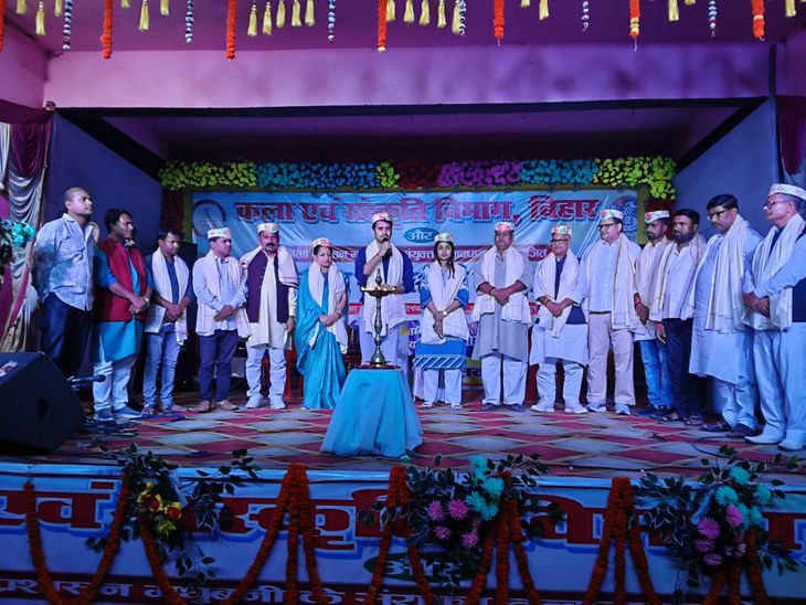मधुबनी में राजा सलहेश महोत्सव का आयोजन:रामपट्टी दुर्गा मंदिर में कला एवं संस्कृति विभाग और जिला प्रशासन ने संयुक्त रूप से किया कार्यक्रम आयोजित