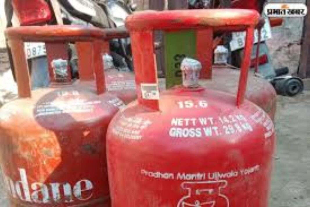 धनबाद में 'संकटकाल': बुकिंग के 10 दिन बाद भी नहीं मिल रहा सिलेंडर, सब्सिडी खाते में आयी, पर चूल्हा अब भी ठंडा