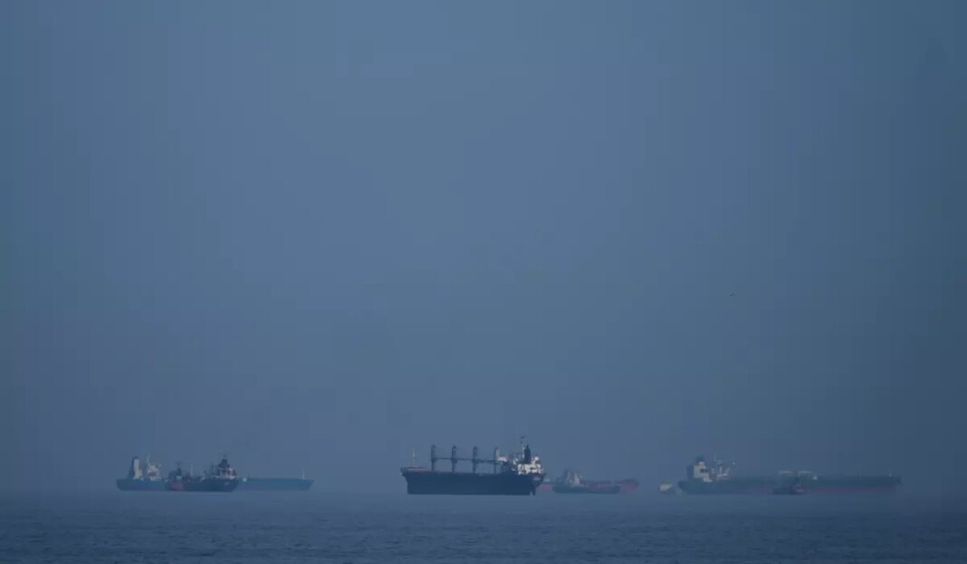 U.S. warns civilians they could be targets at ports with Iranian naval vessels