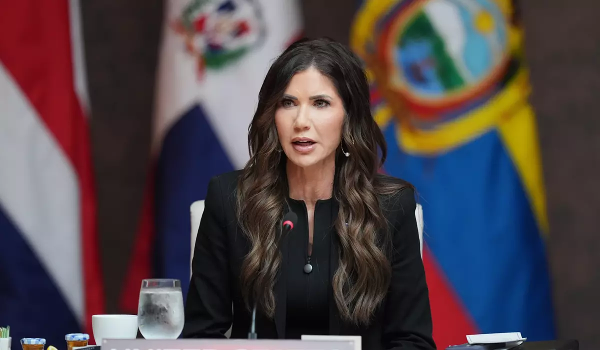 Trump_22314_c0-223-5360-3349_s1200x700.jpg Trump 22314 c0 223 5360 3349 s1200x700.jpg