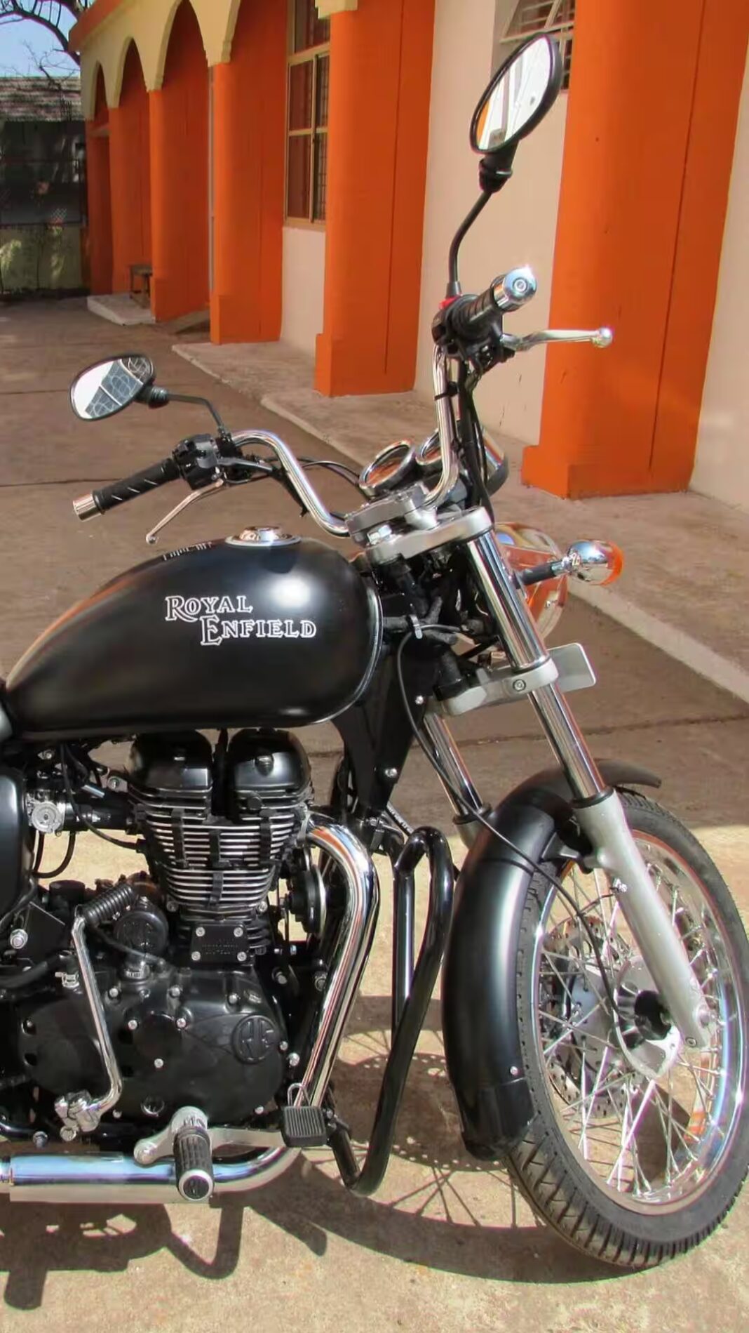 Classic 350 के किस वेरिएंट की सबसे सस्ती एक्स-शोरूम कीमत