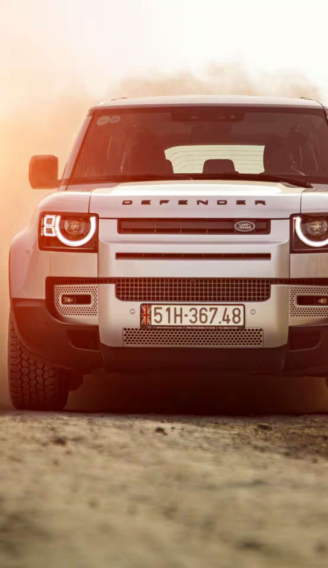 Defender कितना माइलेज देती है?