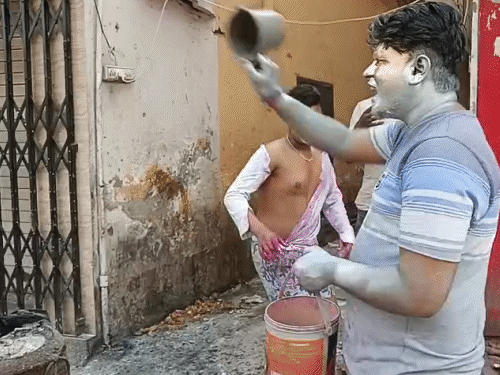 मुजफ्फरपुर में धूमधाम से मनी होली:बाबा गरीब नाथ मंदिर परिसर में उड़े गुलाल, हर तरफ गूंजा "होली है"