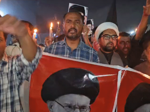 दरभंगा में कैंडल मार्च, ईरान पर हमले का विरोध:अमेरिका और इजराइल के खिलाफ लगे नारे; शिया-सुन्नी एकता का दिया संदेश