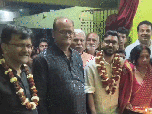 Samastipur UPSC Rank 102 Abhishek Quits Job, Returns Home