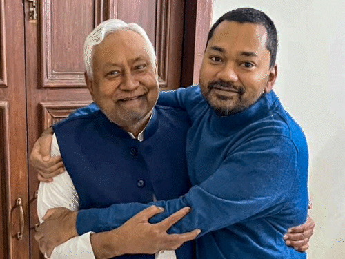 निशांत कुमार को कमान सौंपने की मांग:पैतृक गांव के लोग बोले- नीतीश कुमार के बाद बेहतर विकल्प हैं, दूसरा कोई स्वीकार नहीं