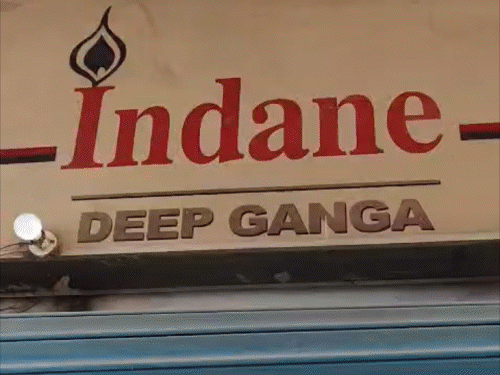 गैस की कमी नहीं, अफवाहों पर ध्यान न दें- त्यागराजन:पटना में 188 गैस एजेंसियों पर मजिस्ट्रेट तैनात, कालाबाजारी रोकने के लिए छापेमारी जारी