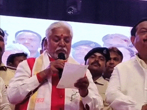 बापू सभागार में सजा भोजपुरी सिनेमा का रंगमंच:मनोज भावुक बने बेस्ट लिरिसिस्ट, फिल्म ‘अवैध’ ने पांच अवार्ड जीतकर जमाया दबदबा