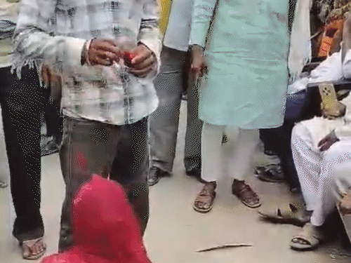 पत्नी बोली- मैं देवर के साथ रहना चाहती हूं:ग्रामीणों ने आपत्तिजनक हालत में पकड़ा, पंचायत में पति की मर्जी से कराई शादी