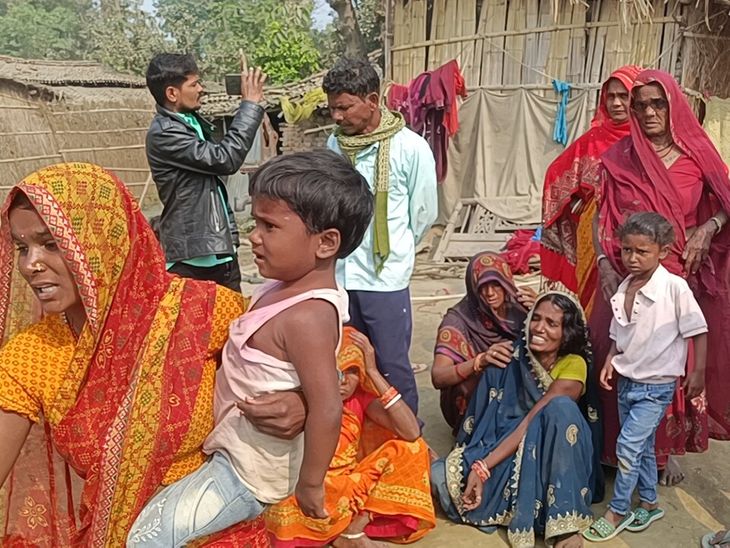 सेफ्टी टैंक में जाने से पिता-बेटे समेत 4 की मौत:सीतामढ़ी में 12 फीट नीचे पहुंचे लोग, जहरीली गैस के कारण हादसा; 3 लोग घायल