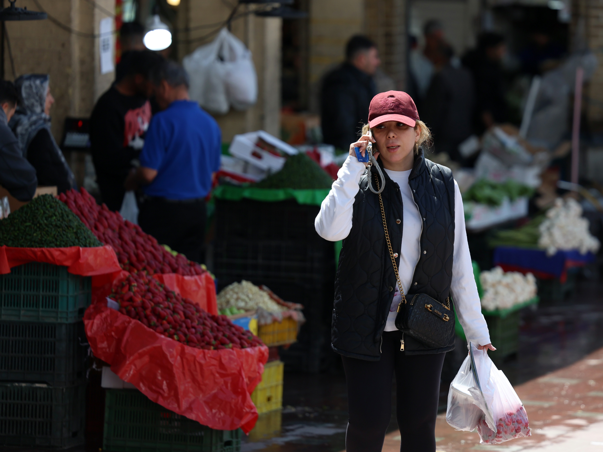 Amid US-Israeli attacks, people in Iran struggle to survive ailing Amid US-Israeli attacks, people in Iran struggle to survive ailing economy | US-Israel war on Iran