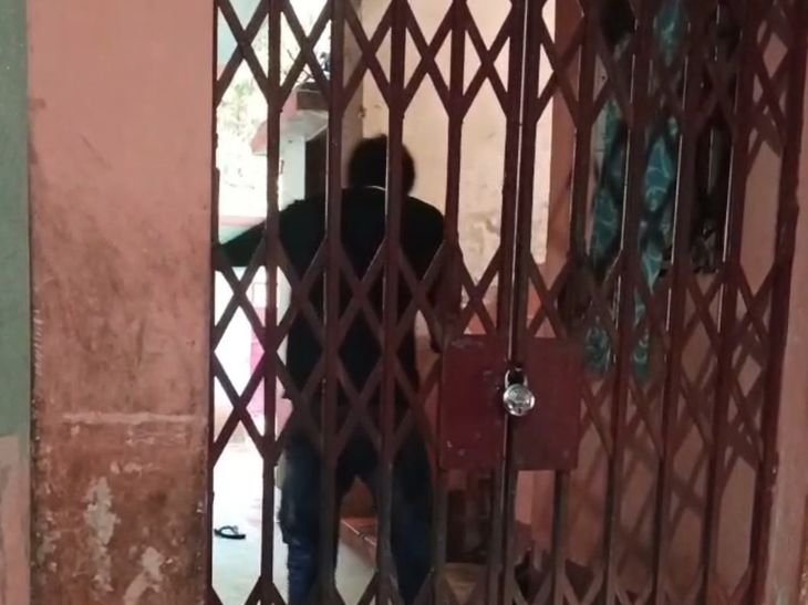 अंतरधार्मिक विवाह मामले में बहू-बेटे पर परिजन ने लगाया आरोप:किशनगंज में मारपीट-जमीन हड़पने का मामला कराया दर्ज, घर का दरवाजा बंद कर दी गाली