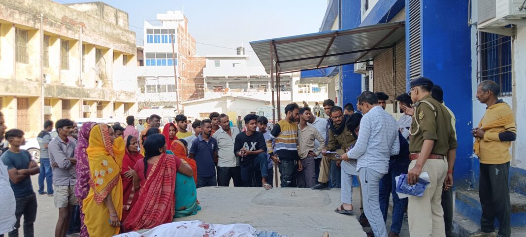 सड़क पार करने के दौरान अज्ञात वाहन के धक्के से व्यक्ति की मौत