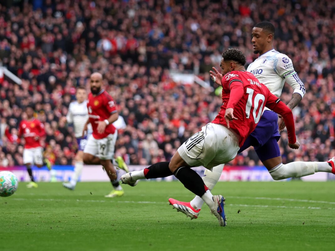 Manchester United beat Aston Villa 3-1 to tighten hold on third place | Football News