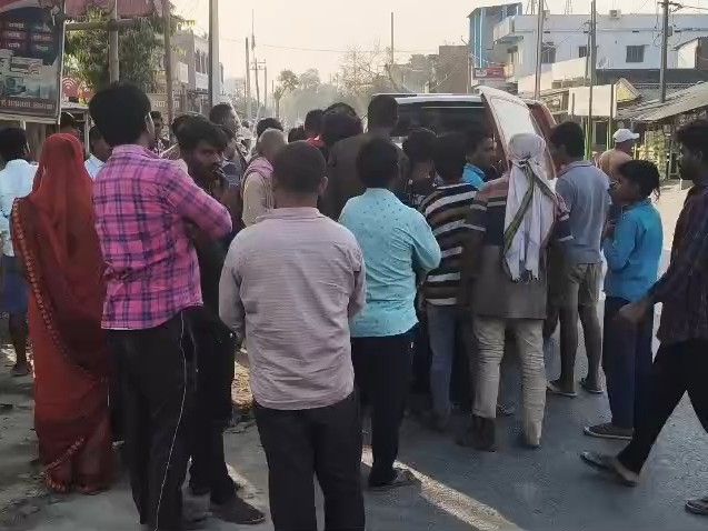 समस्तीपुर सड़क हादसे में 2 लोगों की मौत:बाइक-ऑटो के बीच हुई टक्कर, गुस्साए लोगों ने किया सड़क जाम