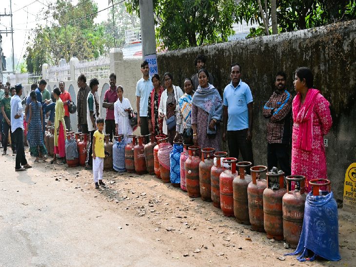 गैस के लिए जंग:झारखंड में रोज 3 लाख सिलेंडर की जरूरत, पर सप्लाई आधी