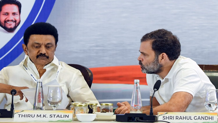 Tn Polls:डीएमके संग 32 सीटों की मांग पर फंसा पेंच, कांग्रेस की समयसीमा हो रही खत्म; अधर में गठबंधन का भविष्य - Tamil Nadu Assembly Elections Dmk Seat-sharing Deadline For Congress Ends Today