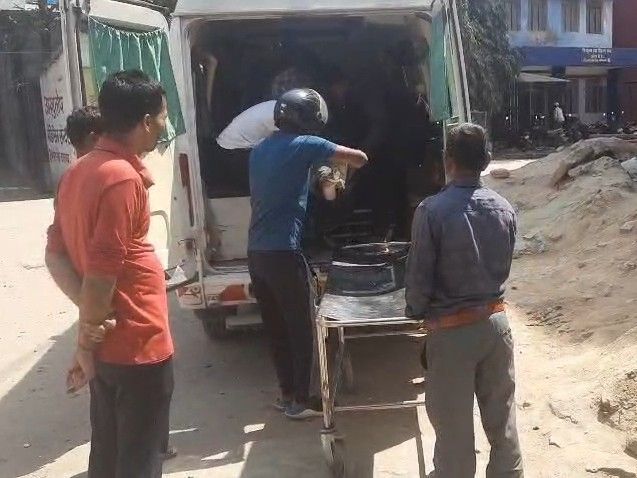 औरंगाबाद में क्रिकेट मैच के दौरान मारपीट:बच्चों की लड़ाई छुड़ाने गए दो युवक घायल, लोगों ने लाठी-डंडों से हमला किया औरंगाबाद में क्रिकेट मैच के दौरान मारपीट:बच्चों की लड़ाई छुड़ाने गए दो युवक घायल, लोगों ने लाठी-डंडों से हमला किया