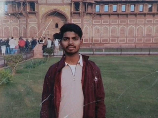 सोनीपत में झारखंड के युवक का मर्डर:किराए के कमरे में मिला शव, हाथ और गर्दन पर निशान, कपड़े बेचता था