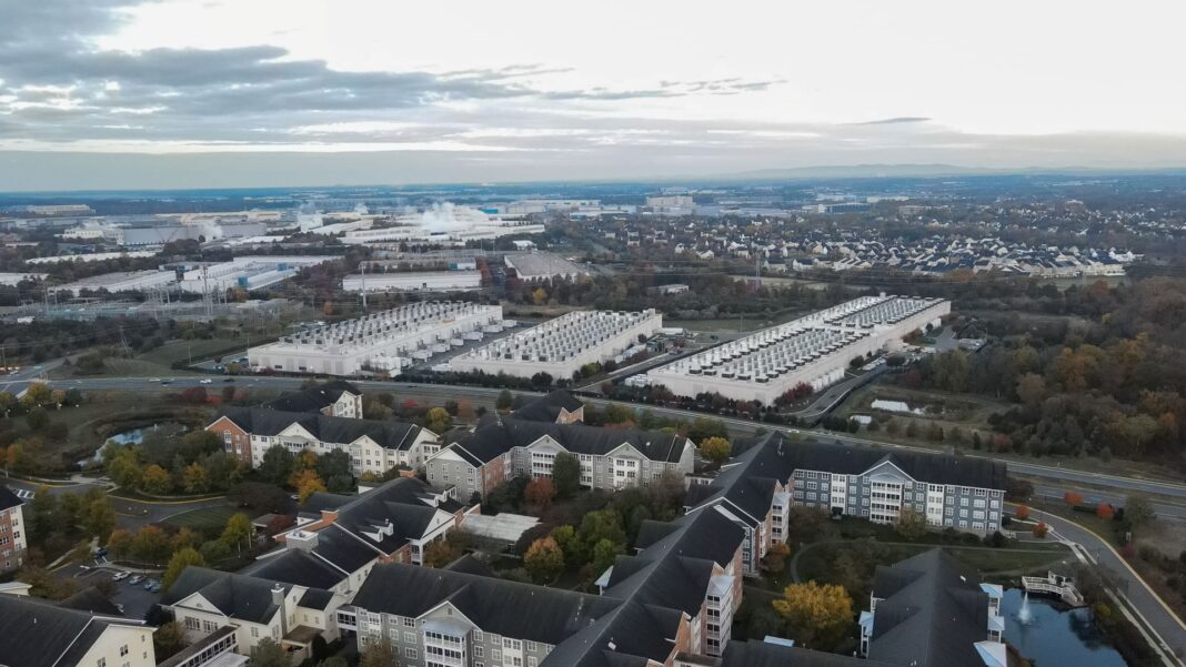 108257400 1769505082610 gettyimages 2243421029 AMAZON EARNS.jpeg