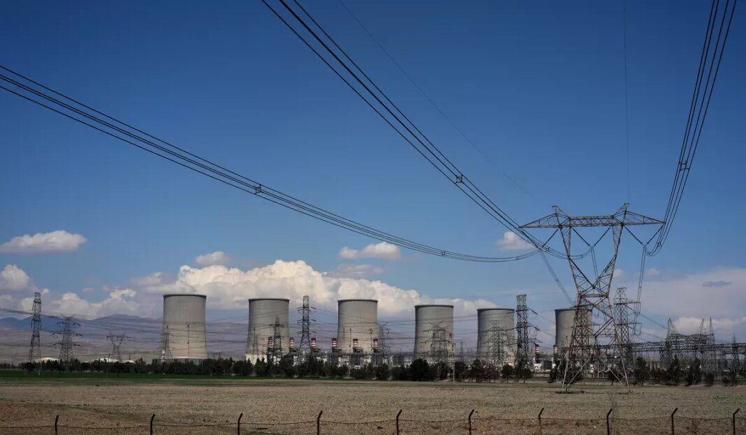 Iranians fear power outages and further attacks as Trump’s deadline nears Iran War 39 32 c0 250 6000 3750 s1200x700.jpg