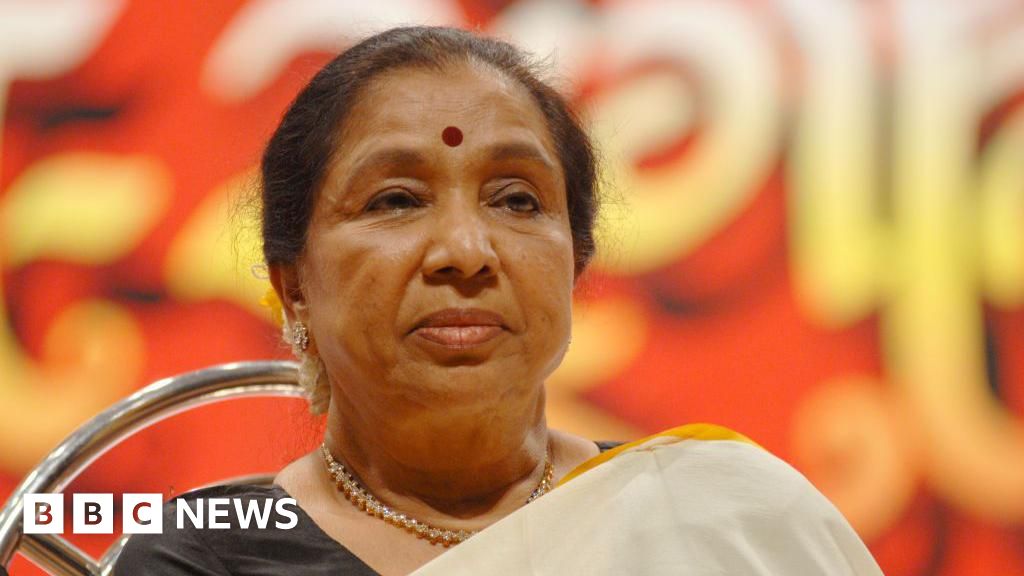 Celebrities and fans pay tributes to legendary singer