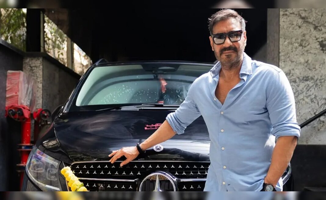 Ajay Devgn Gifts Himself Rs 1.4 Crore Mercedez-Benz V-Class Luxury Car On 57th Birthday J1s6samk ajay devgn 625x300 03 April 26.jpg