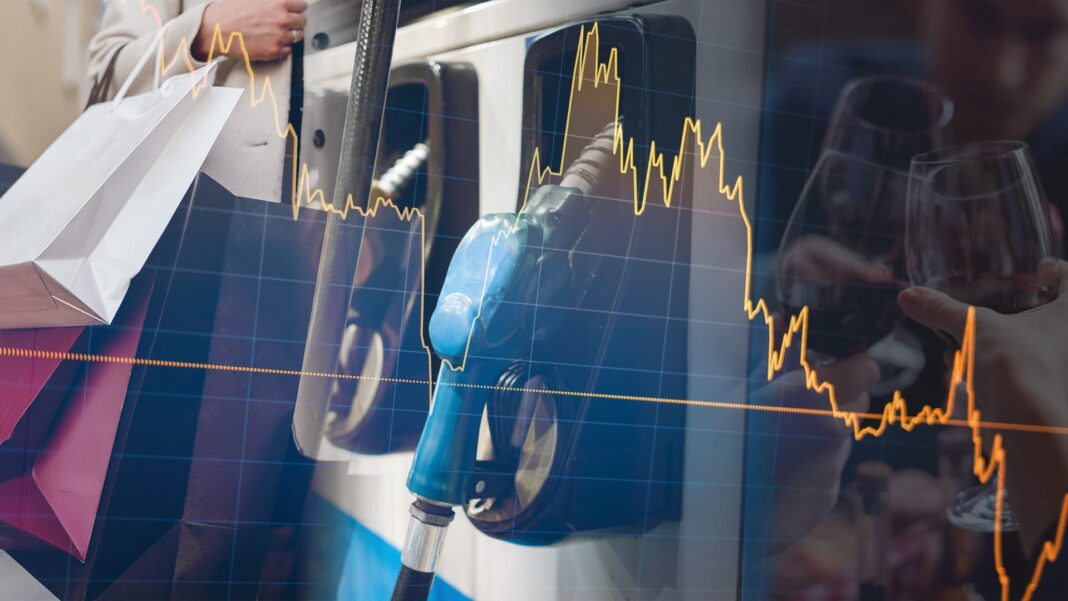 U.S. consumer sentiment hits new lows amid inflation and war