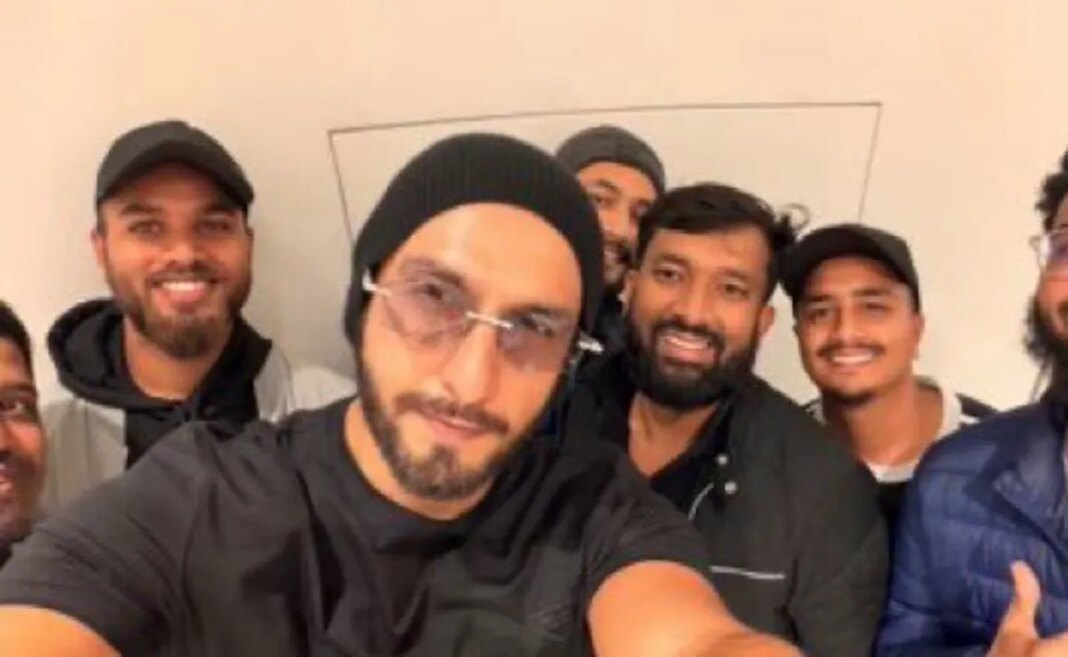 Aj92qn8o ranveer singh 625x300 09 May 26.jpg