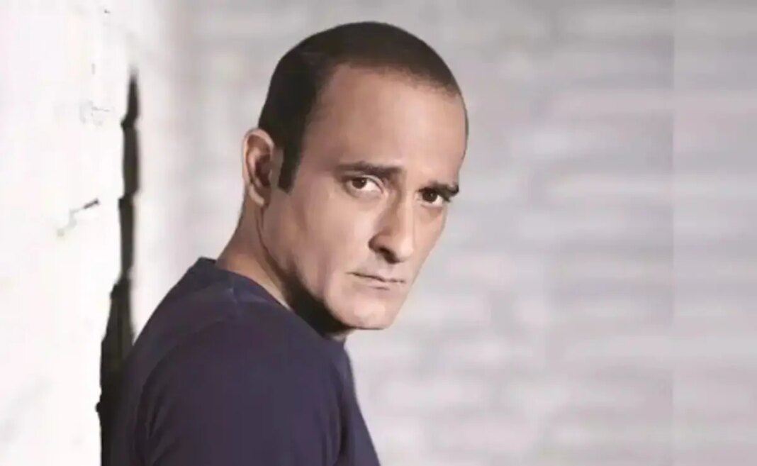 Dr1dlam8 akshaye khanna 625x300 09 May 26.jpg