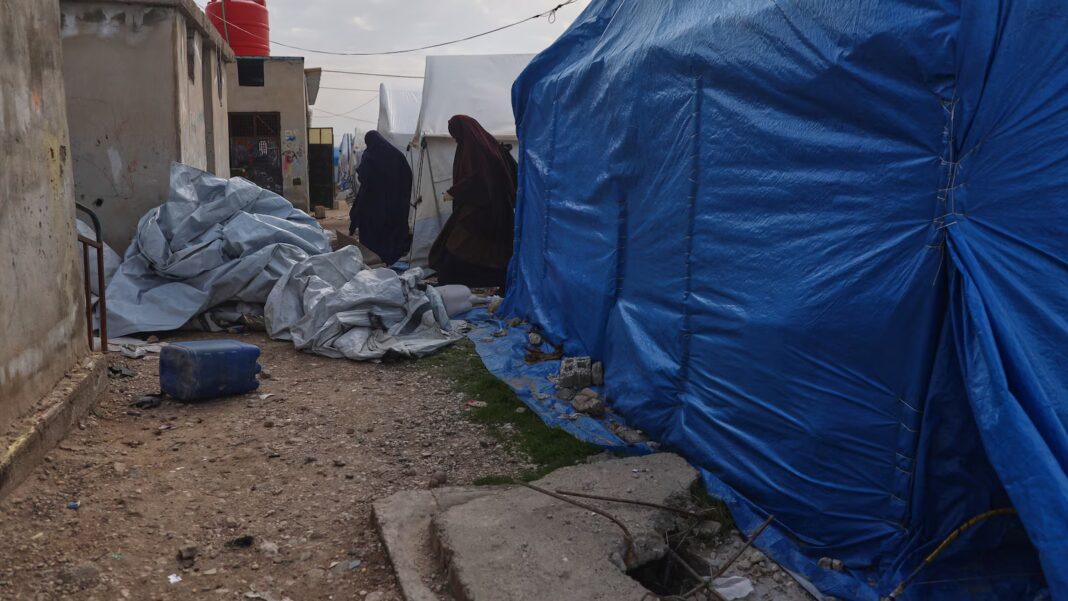 Australian police charge Melbourne woman accused of traveling to Syria