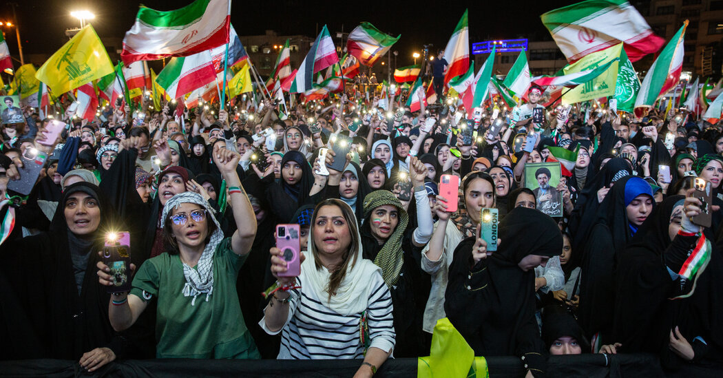 08int iran nationalism 02 gwhq facebookJumbo.jpg