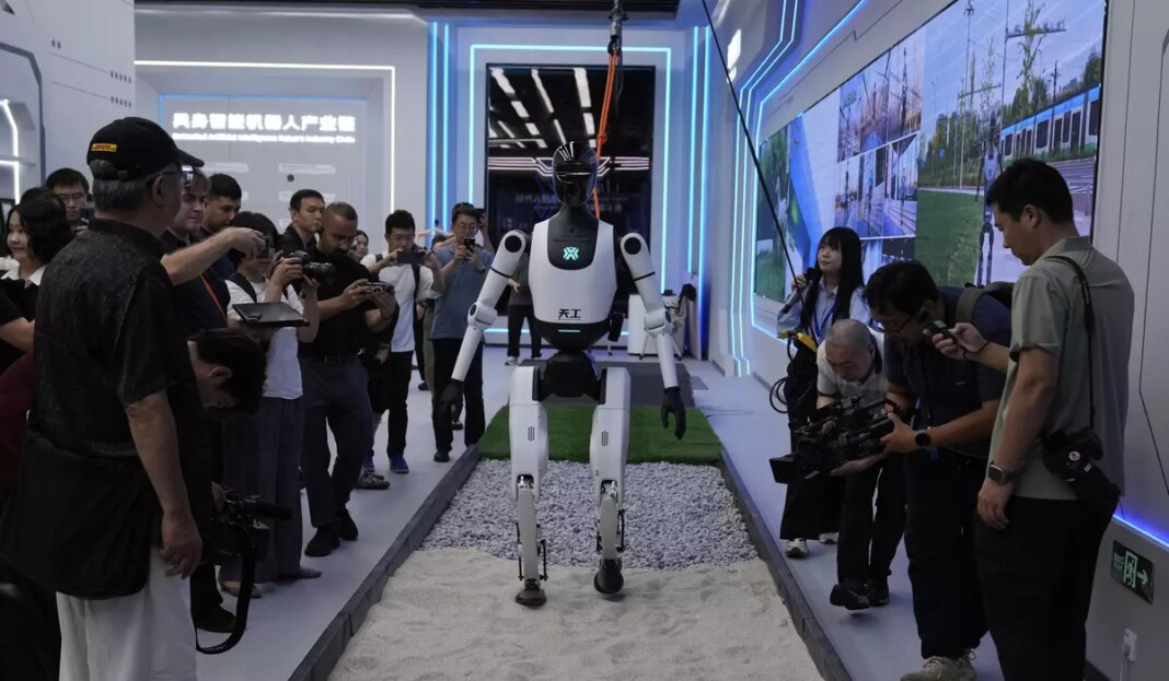 China Robot Store Photo Gallery 64319 c0 290 6951 4344 s1200x700.jpg