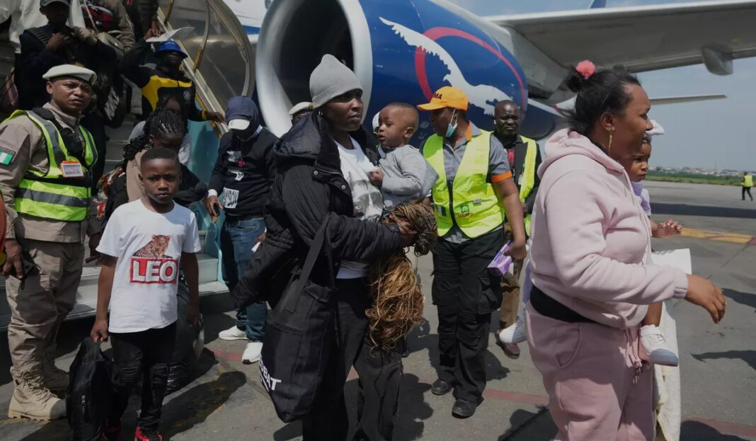 Nigeria South Africa Repatriation 71948 c0 319 7654 4783 s1200x700.jpg