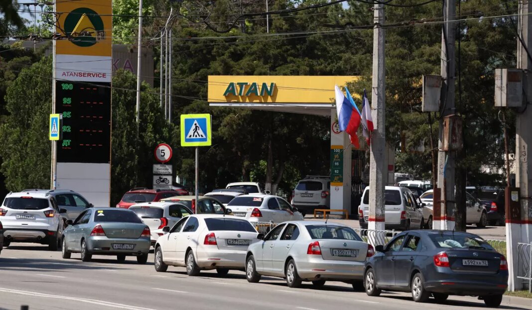 Russia Crimea Fuel Crisis 22144 c0 465 6000 3965 s1200x700.jpg