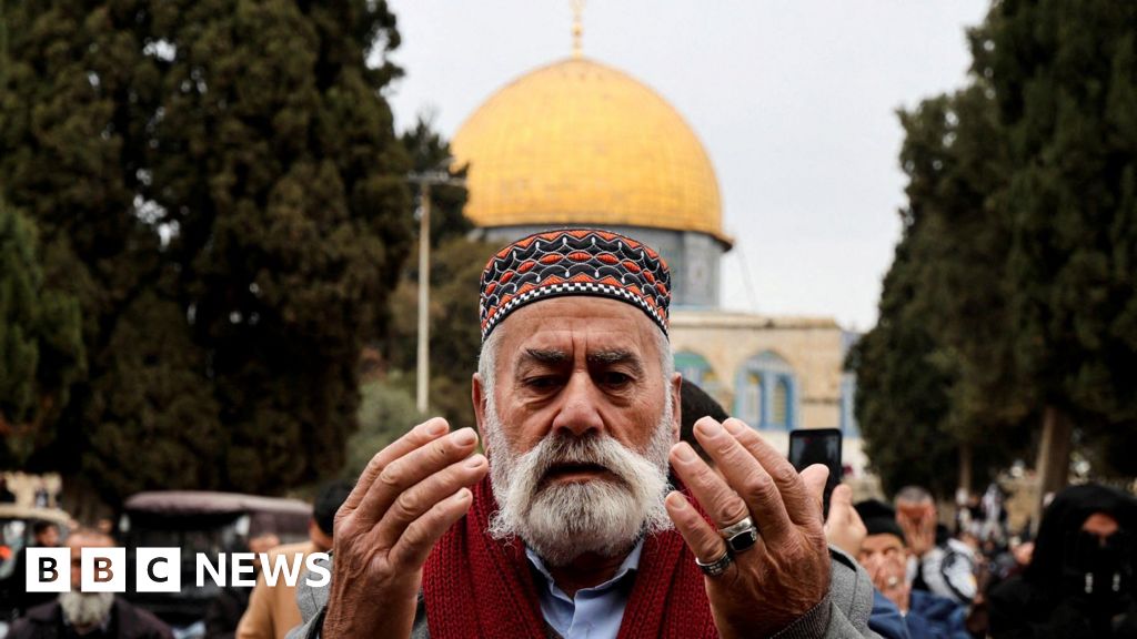 Status quo at Jerusalem's holiest site under threat as Israeli nationalists flout rules
