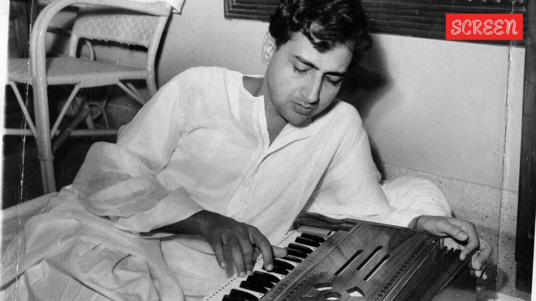 Only 8 people attended star’s funeral after he went bankrupt; Amitabh Bachchan saw him ‘alone, forgotten’ in bus queue