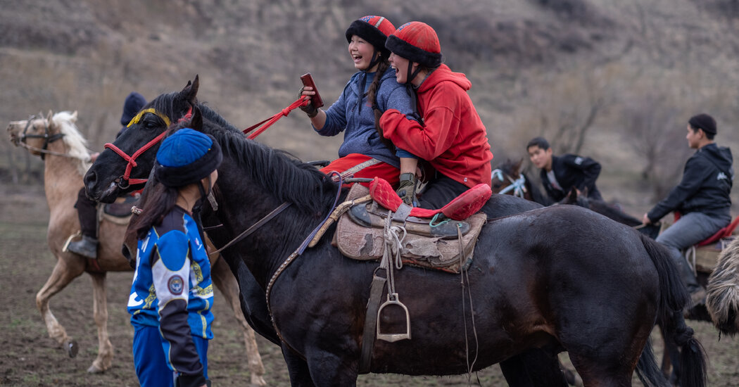 In Kyrgyzstan, Girls Compete at Kok-Boru, a Game Like Polo